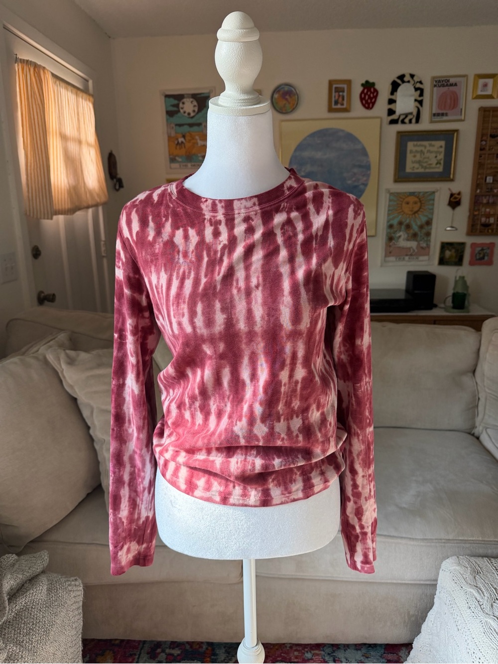 Y2K/90s STYLE Royal Robbins Medium Red and Burgundy Tie Dye Top 100% Cotton